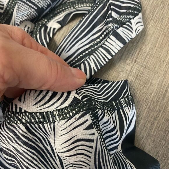 🆕 THE NORTH FACE | Amp Tank Grey Pink NWT - Picture 5 of 6